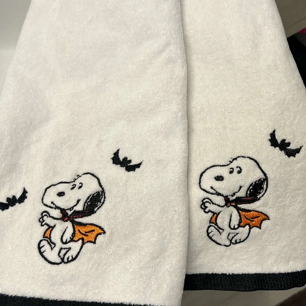 Snoopy hand towels Halloween